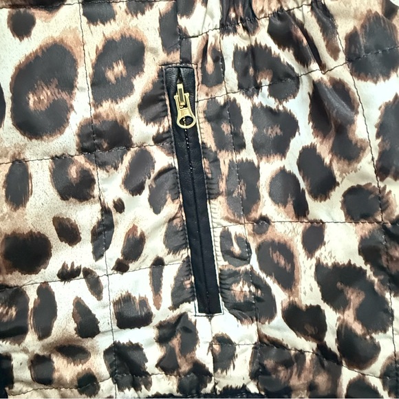 Chico’s Women’s Leopard Print Reversible Puffer Vest - Picture 7 of 11